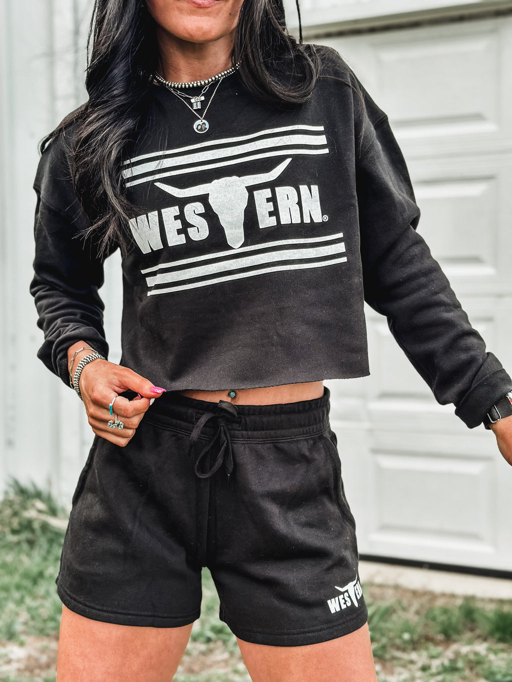Brand Indy Cropped Crew - Black