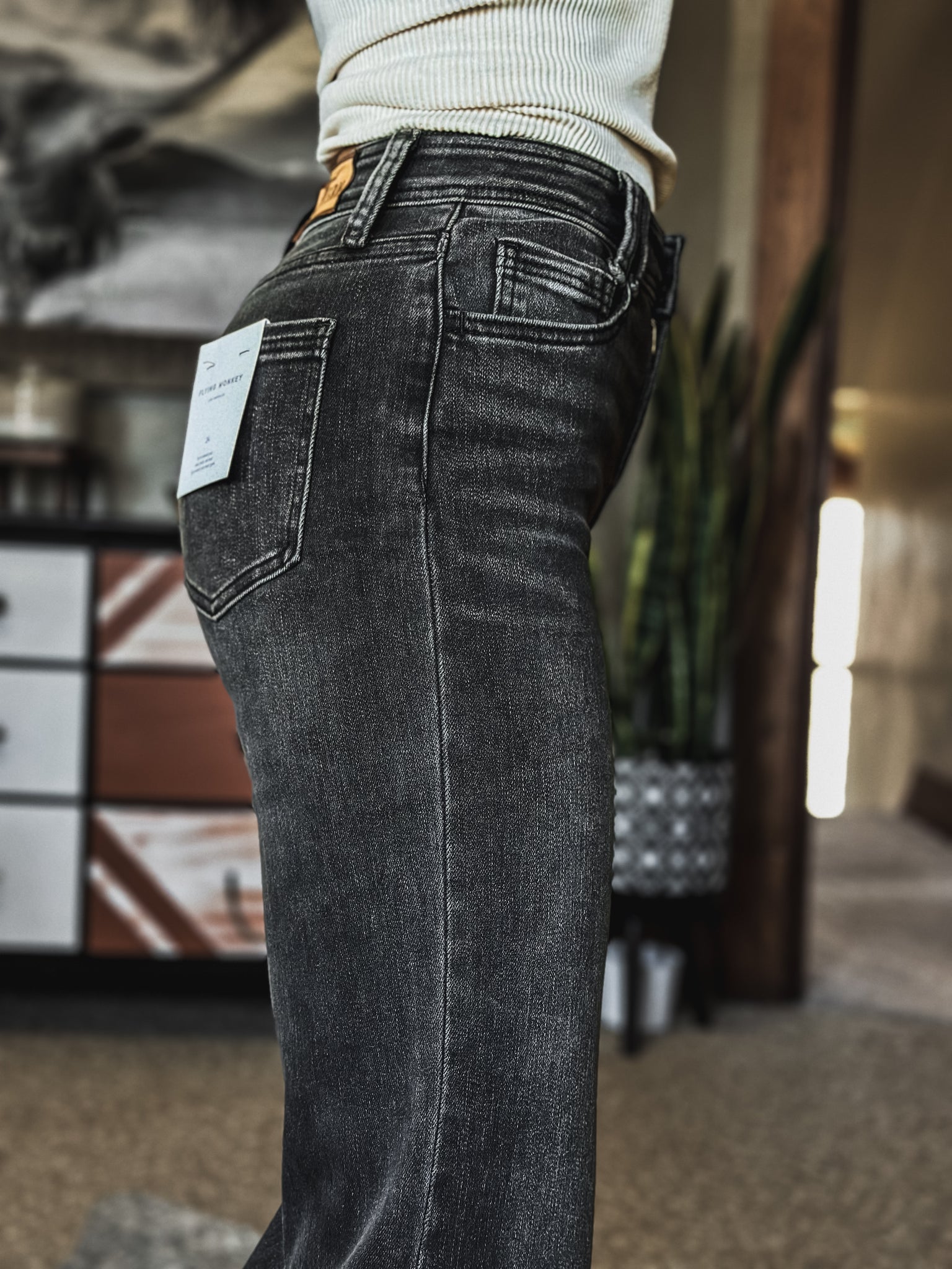 The Betty Jean - Black