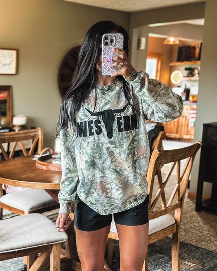 Black Applique Brand Logo Longsleeve - Crips Woods Camo