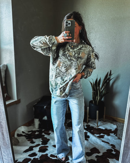 He's Moving Cows Longsleeve - Crisp Woods Camo