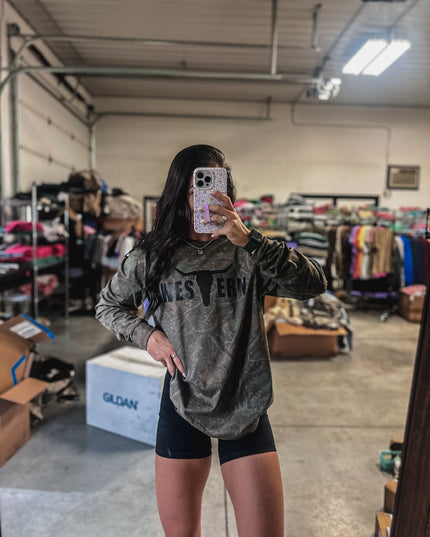 Dark Deadwood Camo Longsleeve - Black Logo