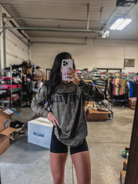 Dark Deadwood Camo Longsleeve - Black Logo
