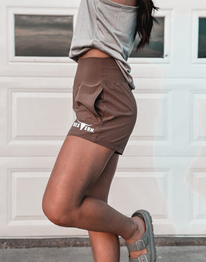 Brand Tracker Shorts - Mocha