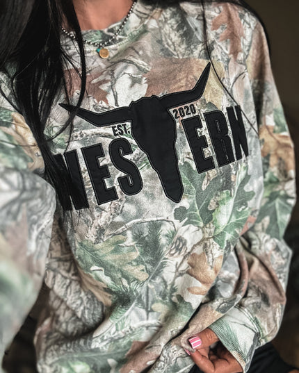 Black Applique Brand Logo Longsleeve - Crips Woods Camo