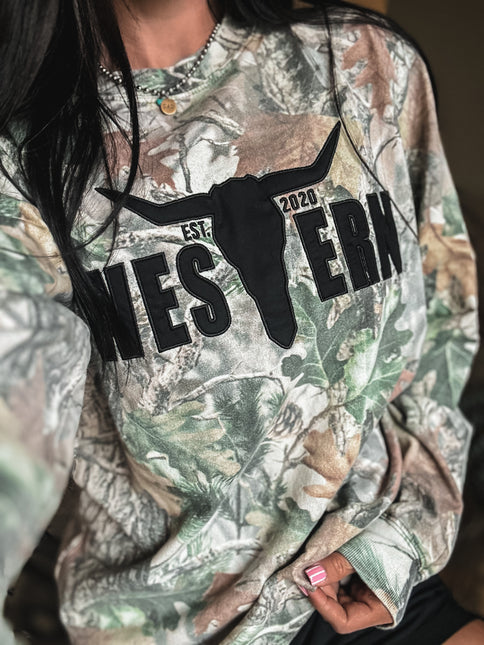 Black Applique Brand Logo Longsleeve - Crips Woods Camo