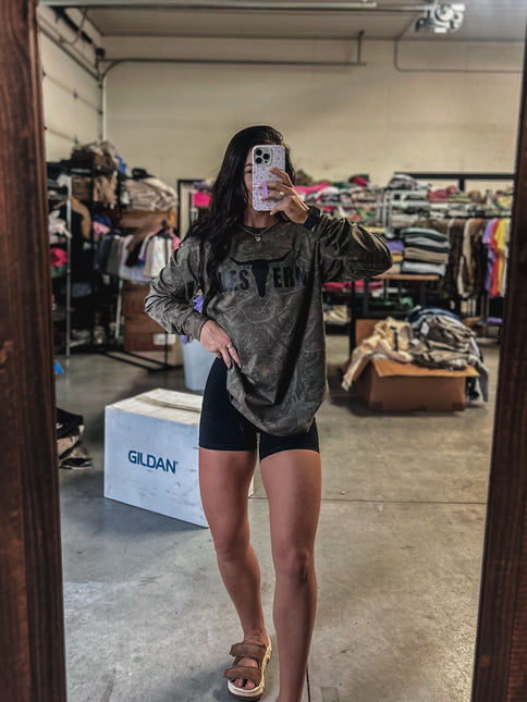 Dark Deadwood Camo Longsleeve - Black Logo