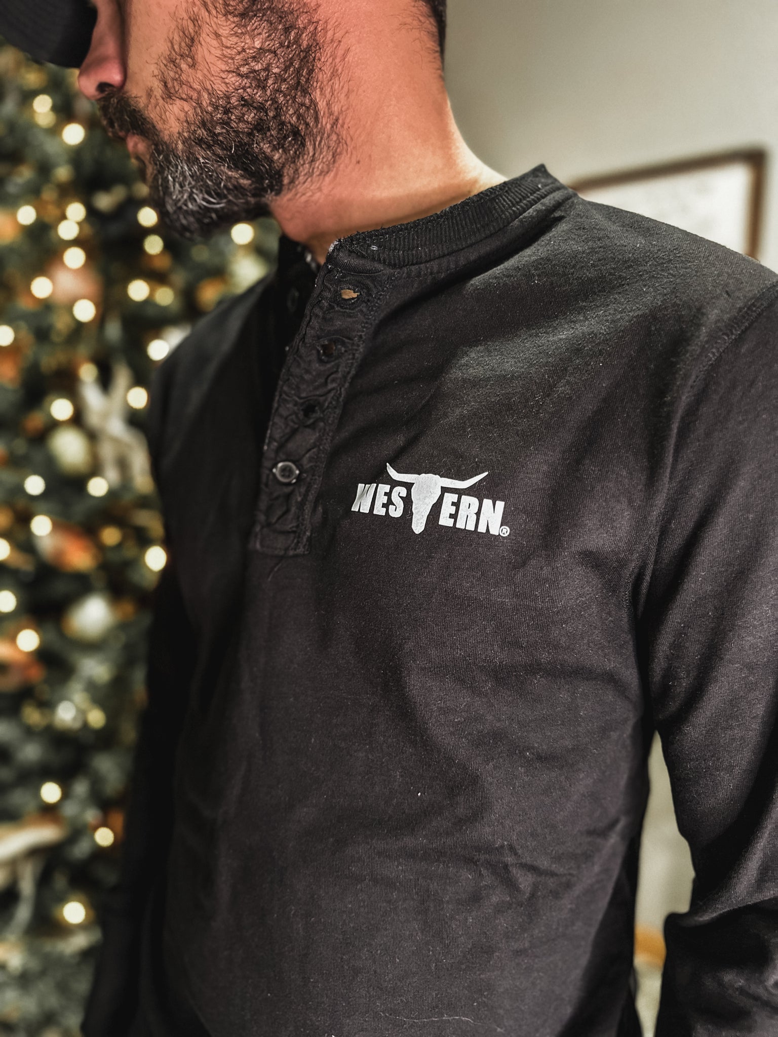 *DOORBUSTER* Brand Logo Men's Henley - Black