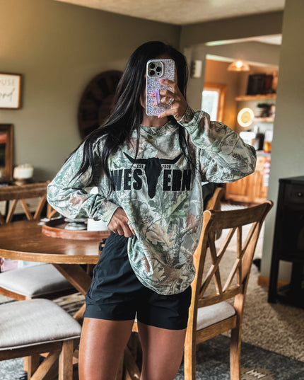 Black Applique Brand Logo Longsleeve - Crips Woods Camo
