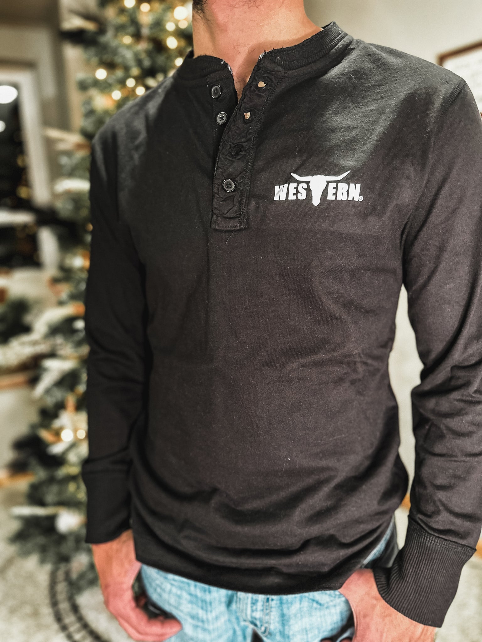 *DOORBUSTER* Brand Logo Men's Henley - Black