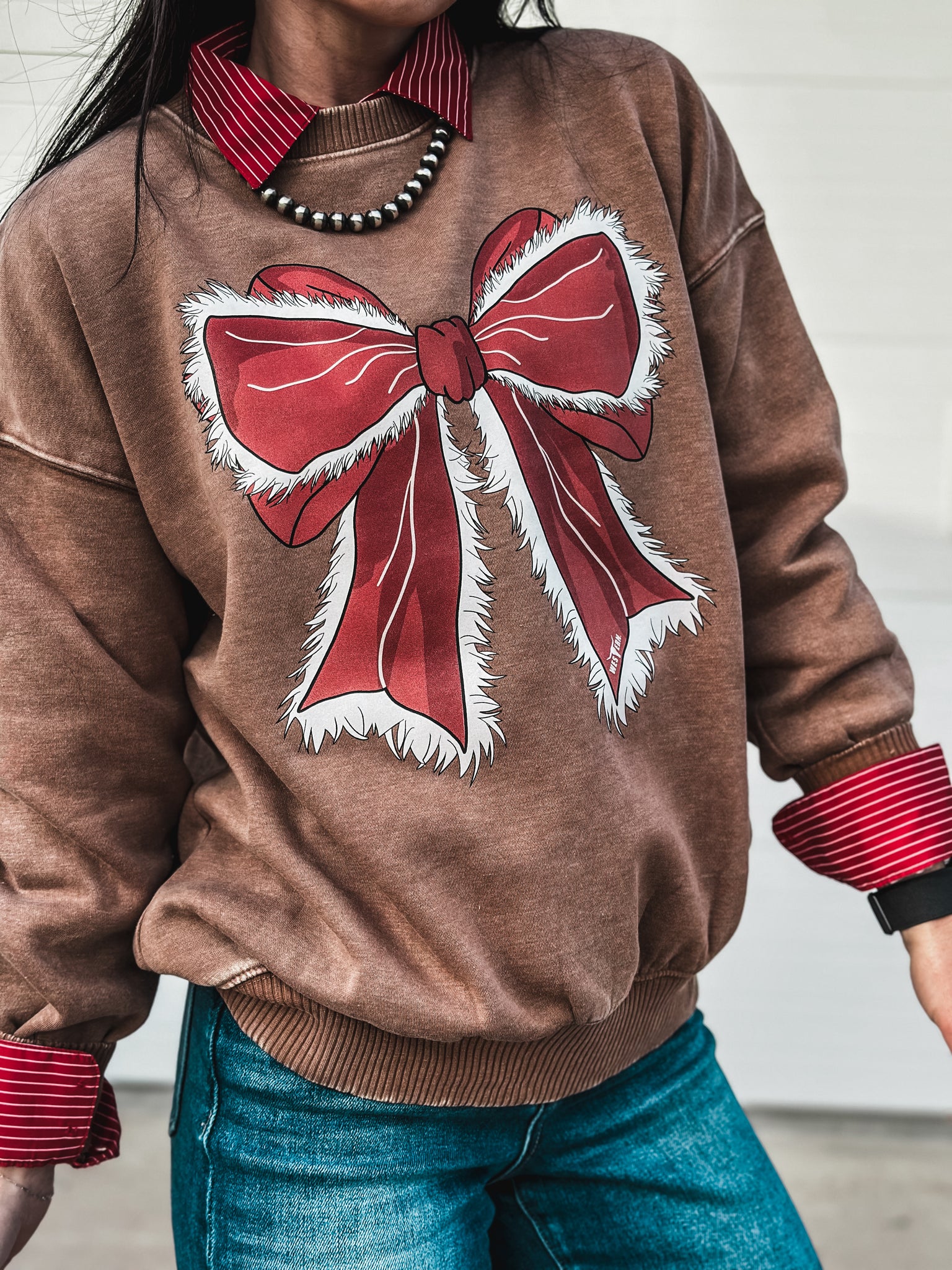 Big Red Bow Crew - Latte