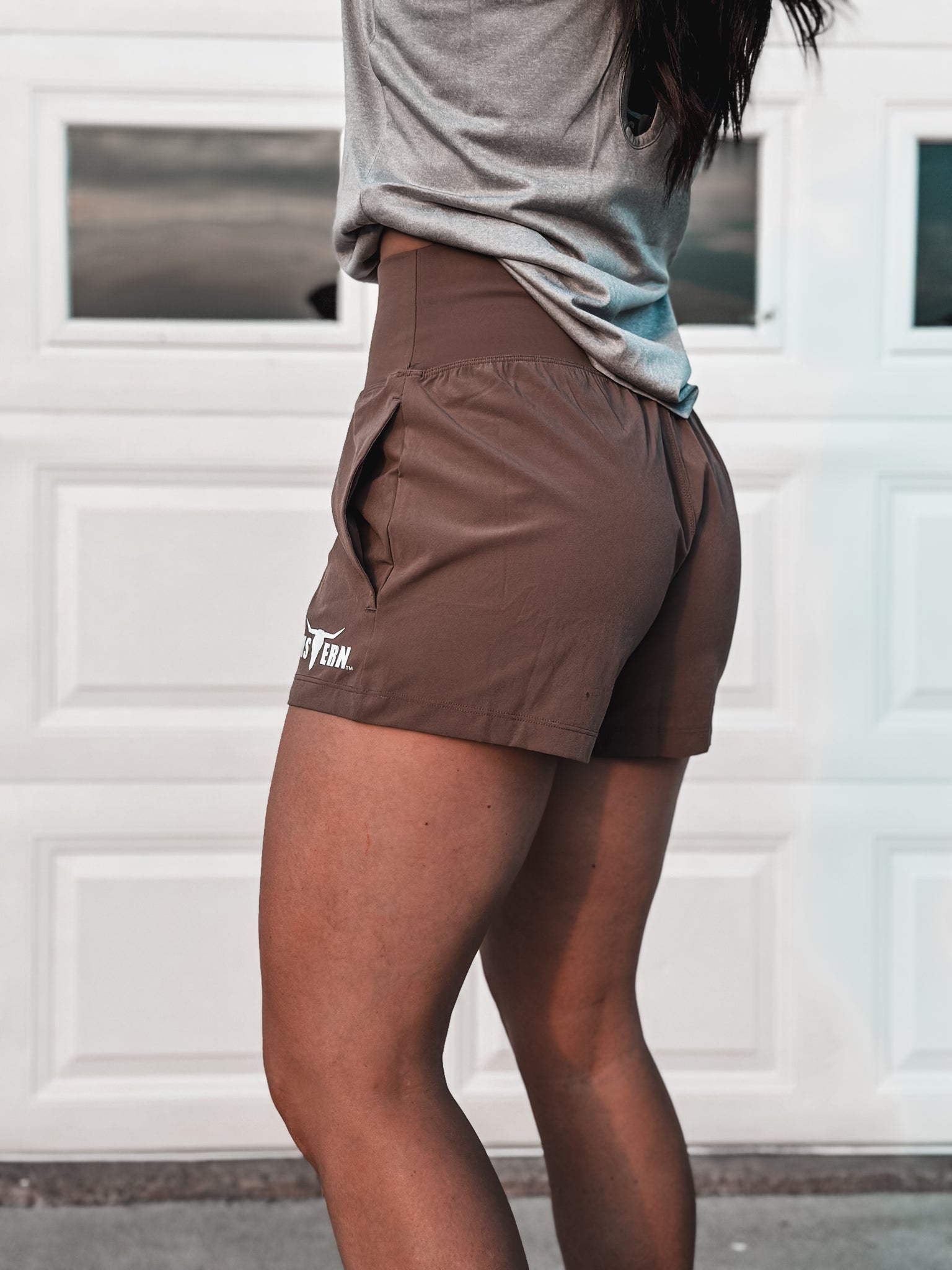 Brand Tracker Shorts - Mocha